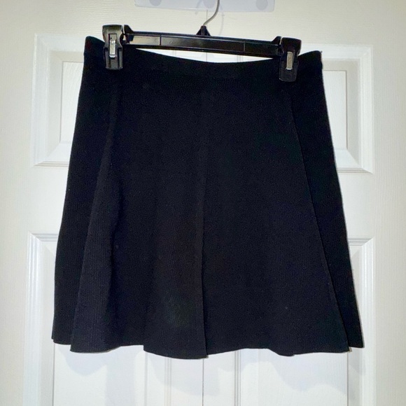 Theory Black Women's mini Skirt. Stretchy sweater braided stripe Size small NWOT - Picture 2 of 12